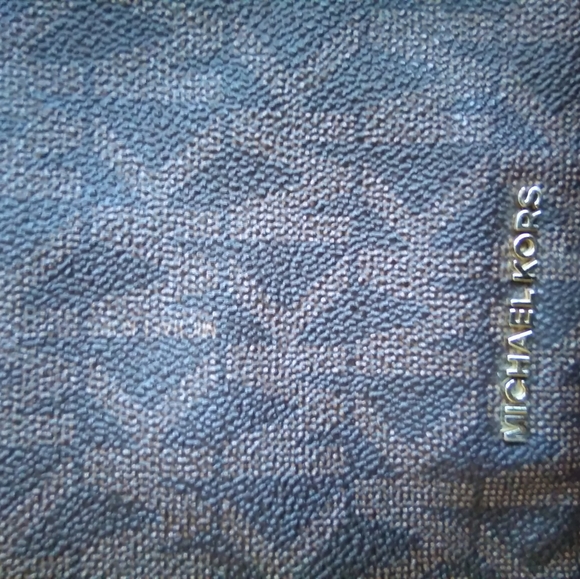 Michael kors crossbody purse - Picture 6 of 13